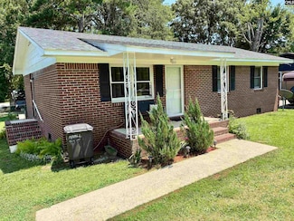 909 Mamie St, Newberry, SC 29108