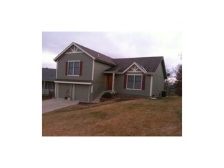 6112 N Harden Ct, Kansas City, MO 64151