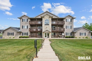 3209 S 16th Ave Unit 203, Eldridge, IA 52748