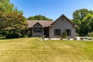 25678 Red Pine Ln, Edwardsburg, MI 49112