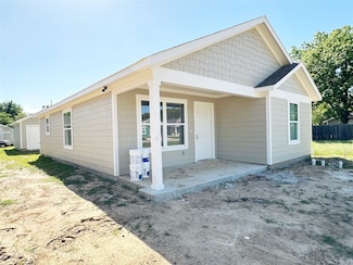 320 SW 14th St, Mineral Wells, TX 76067