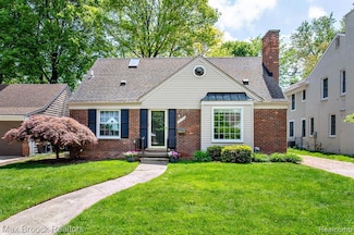 10735 Nadine Ave, Huntington Woods, MI 48070