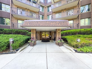 1175 Lake Cook Rd Unit 505, Northbrook, IL 60062