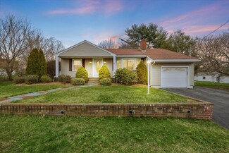 137 Briggs St, Taunton, MA 02780