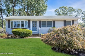 597 Huckleberry Ln, Toms River, NJ 08753