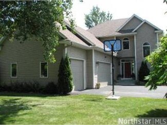 10385 N Martha Lake Dr, Chisago City, MN 55013