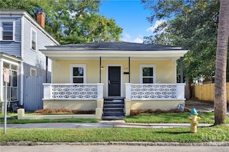1126 E Waldburg St, Savannah, GA 31404