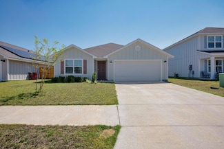 205 Laurel Hill St, Crestview, FL 32539