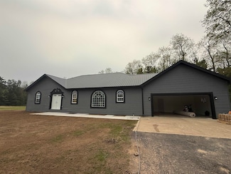 541 E Flint St, Lyndon Station, WI 53944