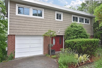 27 Temple Rd, Dobbs Ferry, NY 10522