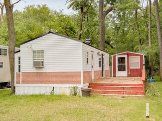 16/158 Woodhaven Dr, Sublette, IL 61367