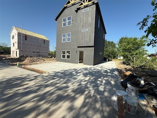 8019 Birmingham St, Houston, TX 77028