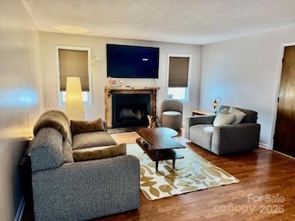 123 23rd St NW Unit C, Hickory, NC 28601