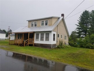 4 Murtha St, Jackman, ME 04945