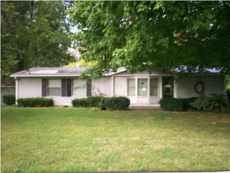 6804 W North St, Owensville, IN 47665