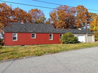 50 Elm St, Freeport, ME 04032