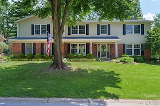 12378 Woodline Dr, Saint Louis, MO 63141