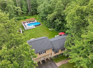 51 Palomino Ln, Bedford, NH 03110