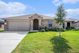 704 Christopher Dr, Cleburne, TX 76033