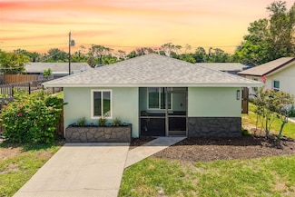 1040 Hope St, Venice, FL 34285