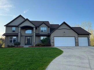 2341 Cascade Pointe Ct SE, Grand Rapids, MI 49546