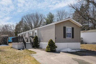 128 Dartmouth Cir, Newmarket, NH 03857