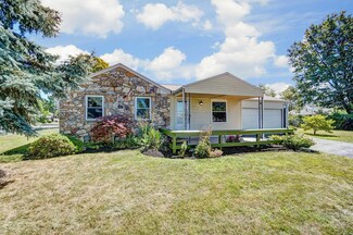 5950 Ambleside Dr, Columbus, OH 43229