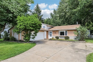8663 Brentwood Dr, Olmsted Falls, OH 44138
