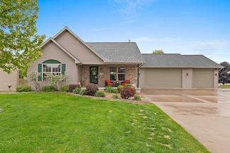 1603 Pine Tree Ln, Luxemburg, WI 54217
