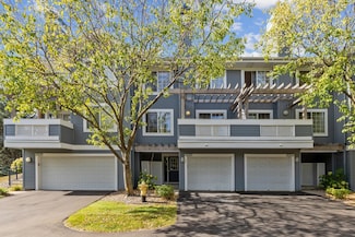 15600 24th Ave N Unit B, Plymouth, MN 55447