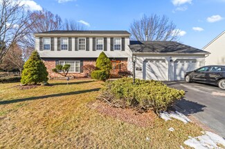 11 Erin Ln, Old Bridge, NJ 08857