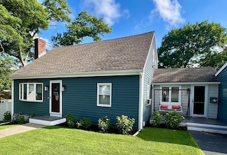 28 Cannon Rock Rd, Lynn, MA 01904