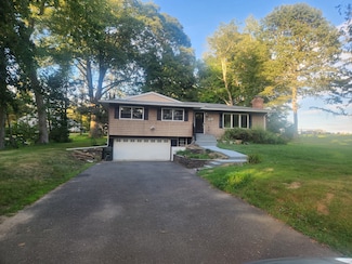 15 Juniper Rd, Newtown, CT 06470