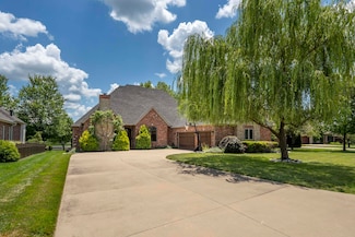 3200 W Rivulet Pass, Springfield, MO 65810
