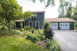 N3813 Mosquito Hill Rd, New London, WI 54961
