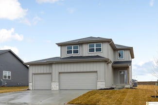 11713 Port Royal Dr, Papillion, NE 68046