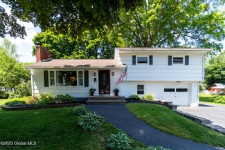 43 St Stephens Ln E, Schenectady, NY 12302