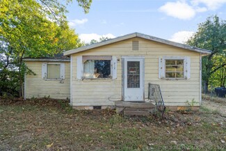 717 N Bristow Ave, Coweta, OK 74429