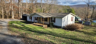 1013 E Dolly Ann Dr, Covington, VA 24426