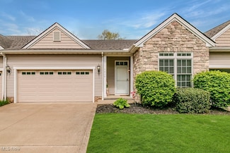 1014 Cutters Creek Dr, Cleveland, OH 44121