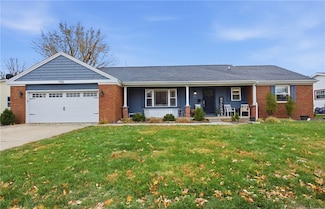 1742 Mccomb St, Charleston, IL 61920