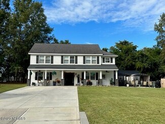 110 W Burkhead St, Whiteville, NC 28472