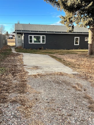 8 S Washington St, Conrad, MT 59425