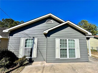 376 Mill Pond Dr, Phenix City, AL 36870
