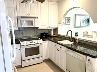 7633 Tahiti Ln Unit 204, Lake Worth, FL 33467