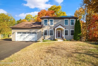 16 Highland Ct, Albany, NY 12203