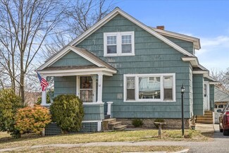 52 Collins St, Worcester, MA 01606