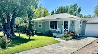 736 S 13th St, Worland, WY 82401