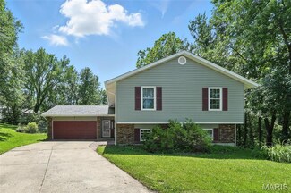 2 Last Chance Ct, Saint Peters, MO 63376