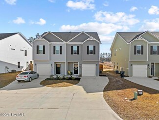 215 Shallowbag Bay Ln, Jacksonville, NC 28546